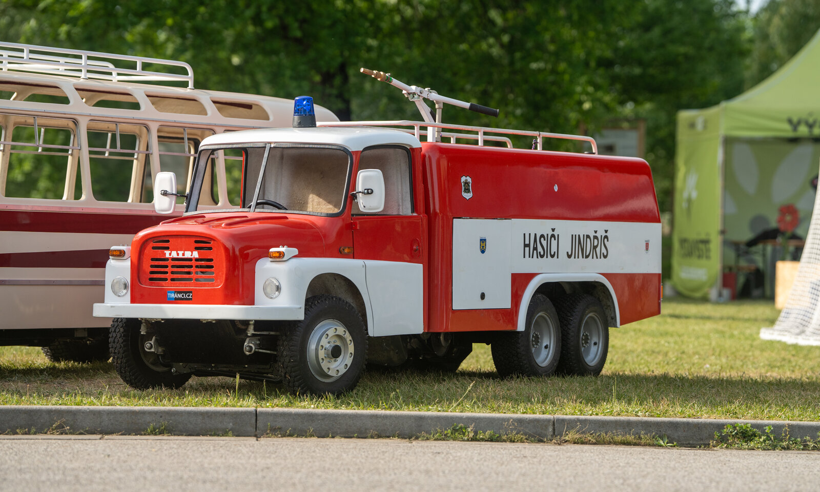 Hasičská Tatra 148 CAS 32 s nápisem Hasiči Jindřiš — model 1:3